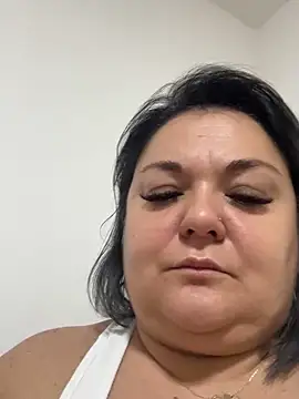 MikyVesela online show from December 4, 2025, 6:05 pm