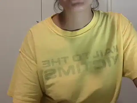 Snapshot of isabellalisa chatting on February 12, 2025, 3:18 am isabellalisa online show from February 12, 2025, 3:18 am