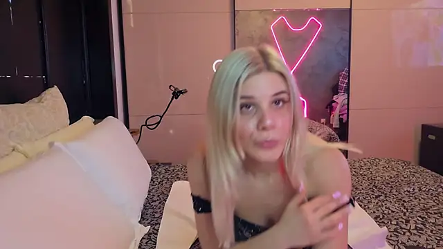 LeylaRosse online show from February 5, 2026, 9:36 am