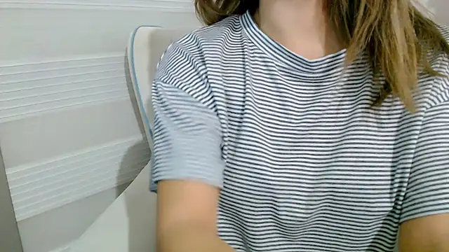 Topmodell online show from January 18, 2025, 10:28 pm