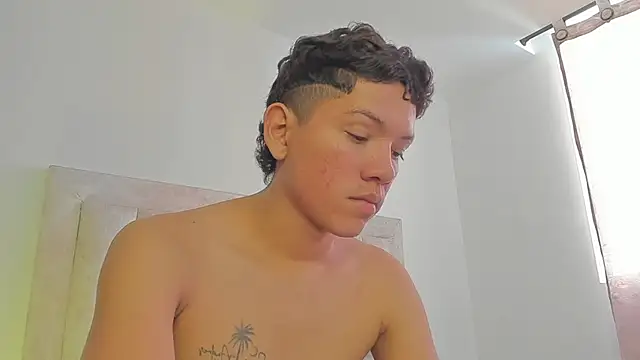 JulianRose 1 online show from March 2, 2025, 2:32 pm