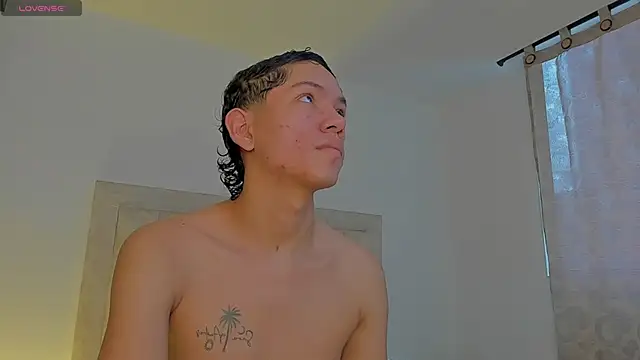 JulianRose 1 online show from September 18, 2025, 11:45 am