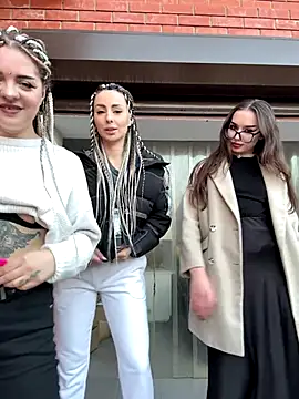 TwixCouple online show from November 6, 2025, 1:12 pm