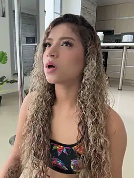 Melina-Smith online show from November 12, 2025, 8:08 pm