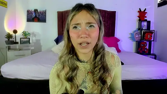 alisson zafiro  online show from January 13, 2025, 3:04 pm