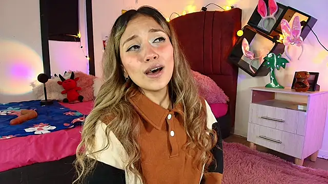 alisson zafiro  online show from March 12, 2025, 9:23 am