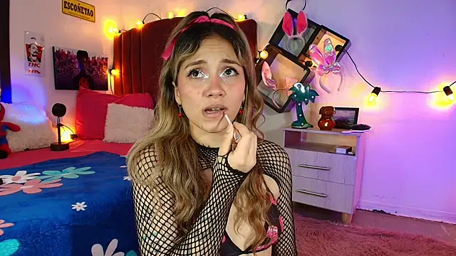 alisson zafiro  online show from March 16, 2025, 9:27 am