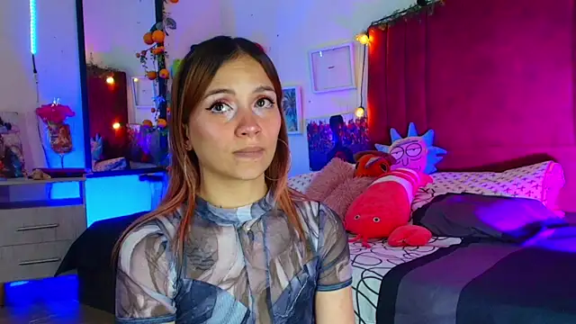 alisson zafiro  online show from January 12, 2026, 3:01 am