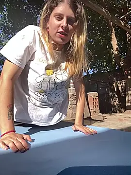 FlorBich online show from March 11, 2026, 7:42 pm