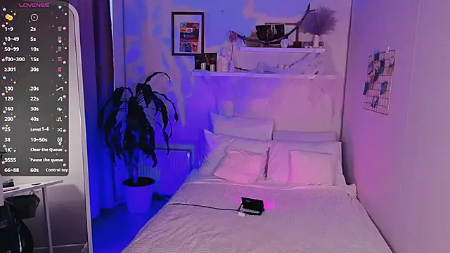 Lil Amelie online show from November 15, 2025, 8:55 am