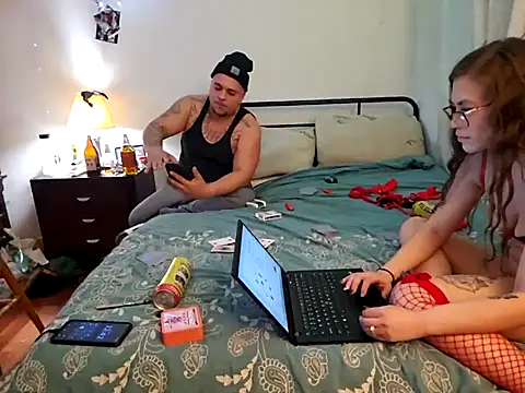 Snapshot of Poppalovesmamaafterhours chatting on March 5, 2025, 8:43 am Poppalovesmamaafterhours online show from March 5, 2025, 8:43 am