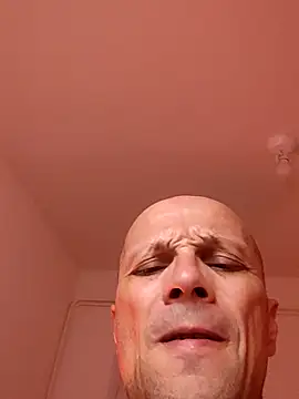 wedge75 online show from September 19, 2025, 5:02 pm