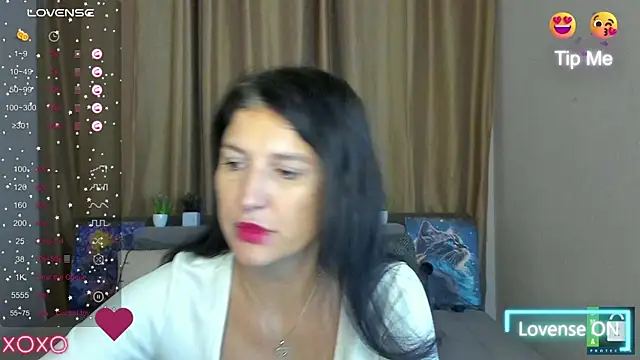 Alianna Solo Kisses online show from November 11, 2025, 6:24 am