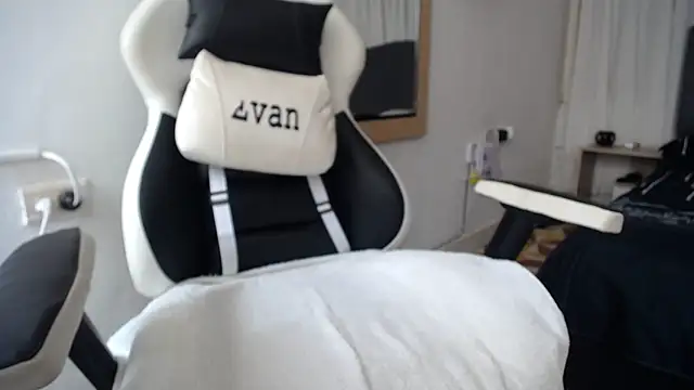 Valerioe online show from February 13, 2025, 4:28 pm