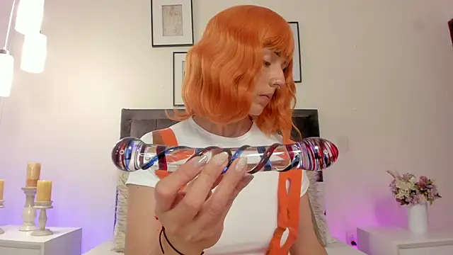 helen mooree online show from November 8, 2025, 1:11 pm