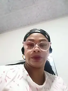 Melanie candy  online show from April 15, 2026, 6:04 pm