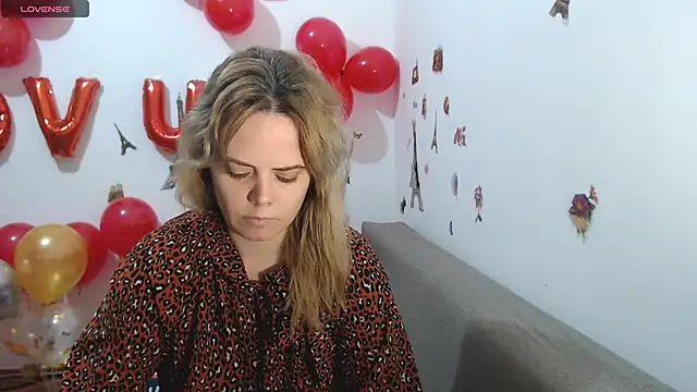 hotmilf4uxxx online show from February 17, 2026, 11:18 am