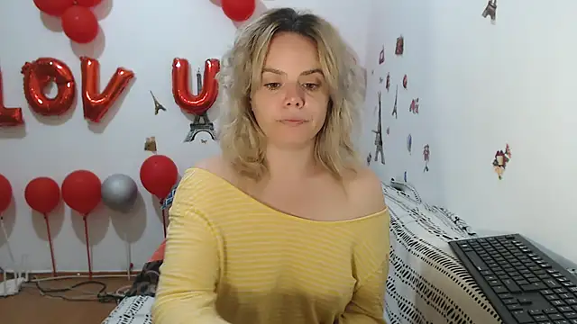 hotmilf4uxxx online show from April 6, 2026, 10:27 am