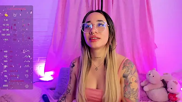 Snapshot of pink_quarz chatting on January 11, 2025, 4:27 am pink quarz online show from January 11, 2025, 4:27 am