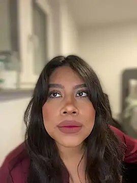 Snapshot of -Sammyxxx chatting on December 23, 2024, 10:33 pm -Sammyxxx online show from December 23, 2024, 10:33 pm