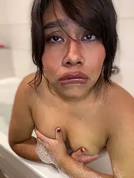 Snapshot of -Sammyxxx chatting on December 30, 2024, 11:06 pm -Sammyxxx online show from December 30, 2024, 11:06 pm