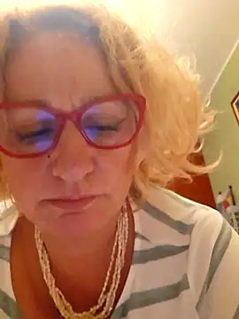 Snapshot of VirginiaNurse chatting on May 15, 2026, 8:49 pm VirginiaNurse online show from May 15, 2026, 8:49 pm