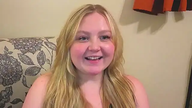 PhatAssBlond online show from April 18, 2026, 12:03 am