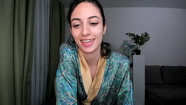 Snapshot of Melanie_Angel chatting on May 7, 2026, 11:32 pm Melanie Angel online show from May 7, 2026, 11:32 pm