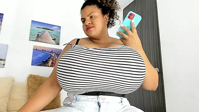 bigmom69  online show from November 18, 2025, 3:49 pm