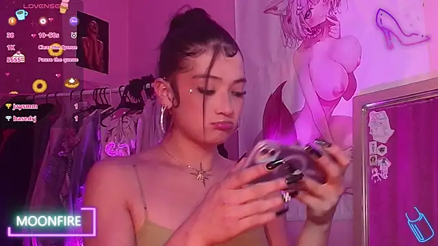 Snapshot of moonfiredancer chatting on October 21, 2025, 10:27 am moonfiredancer online show from October 21, 2025, 10:27 am