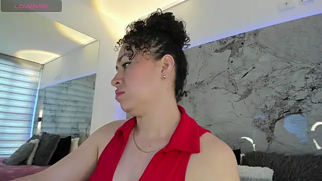 LIZ HOLMES online show from September 18, 2025, 11:56 am