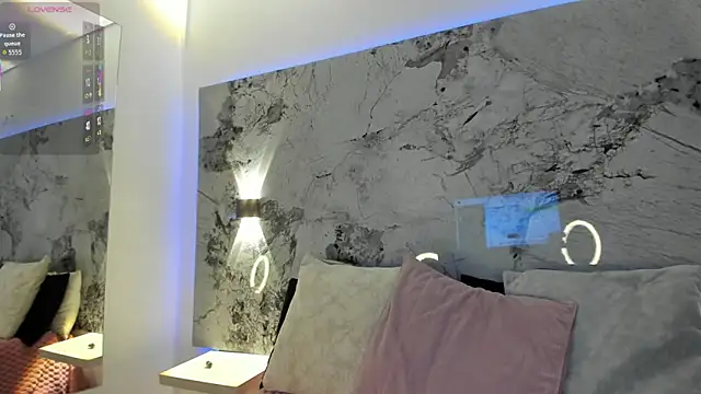 LIZ HOLMES online show from February 23, 2026, 11:18 am