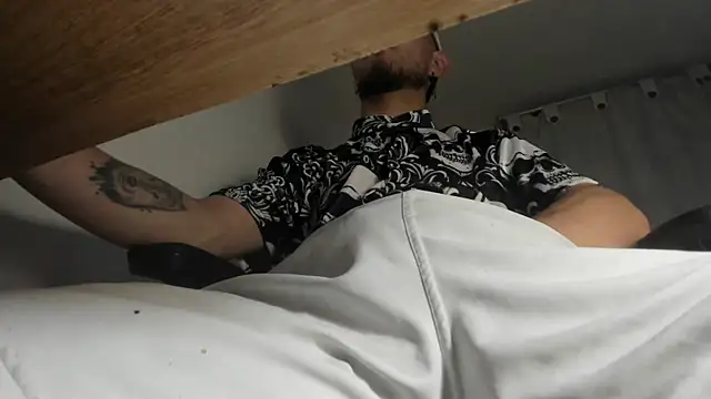 s sven03 online show from February 21, 2025, 4:18 am