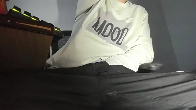 s sven03 online show from October 27, 2025, 8:29 am