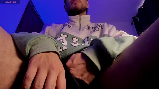 Snapshot of s_sven03 chatting on February 13, 2026, 9:44 pm s sven03 online show from February 13, 2026, 9:44 pm