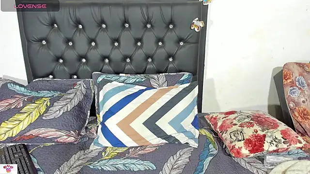 Snapshot of Darlyquenn11 chatting on December 23, 2024, 6:00 am Darlyquenn11 online show from December 23, 2024, 6:00 am