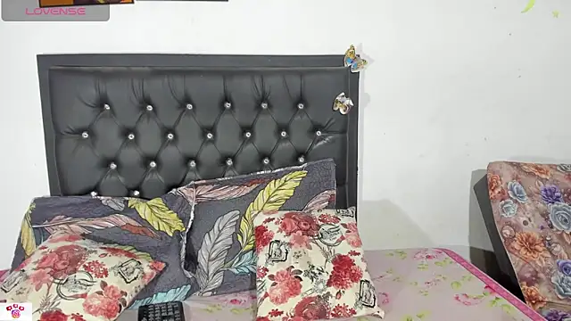 Snapshot of Darlyquenn11 chatting on December 28, 2024, 3:15 am Darlyquenn11 online show from December 28, 2024, 3:15 am