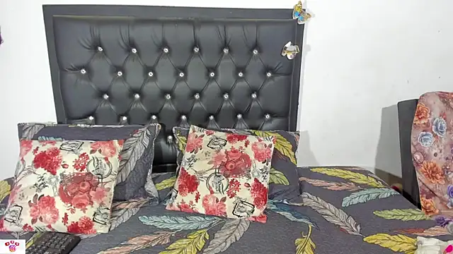 Snapshot of Darlyquenn11 chatting on January 18, 2025, 3:53 am Darlyquenn11 online show from January 18, 2025, 3:53 am