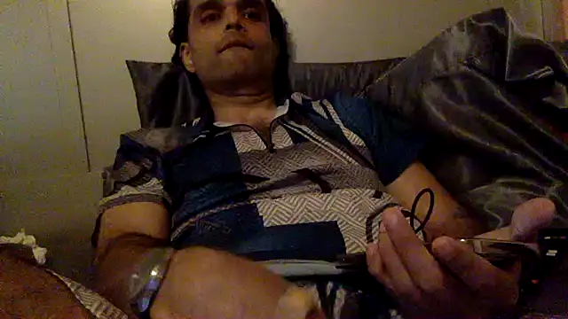 GForceSavage online show from November 2, 2025, 9:06 pm