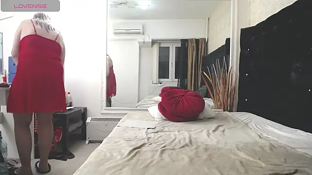 Lilly hott online show from January 30, 2025, 11:02 pm