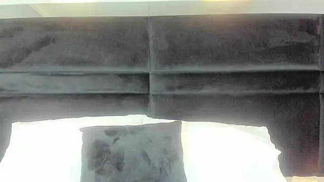 Snapshot of MiaStor chatting on March 13, 2025, 5:39 pm MiaStor online show from March 13, 2025, 5:39 pm