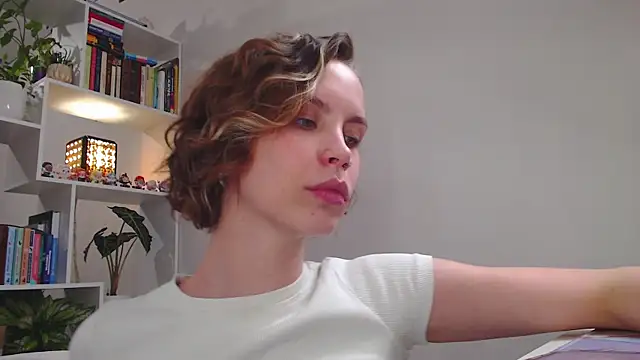 milly ross online show from February 7, 2025, 1:01 pm