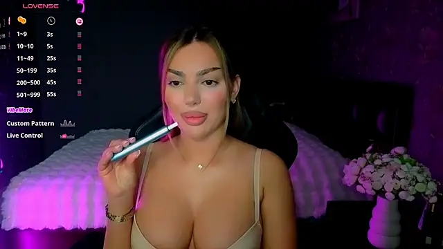 babyleilaa online show from March 10, 2026, 9:53 pm