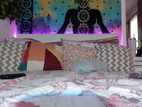 chanel 1041 online show from January 10, 2025, 8:37 pm