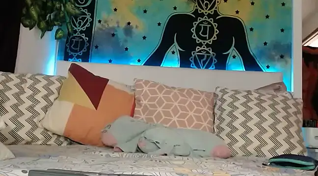 chanel 1041 online show from March 12, 2025, 8:20 pm