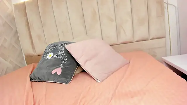 Anniie Queen online show from February 26, 2026, 3:16 am