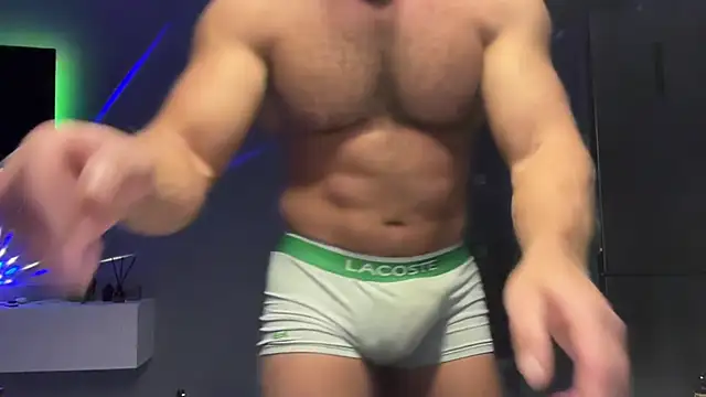 KarlosRichi online show from February 13, 2025, 6:38 pm