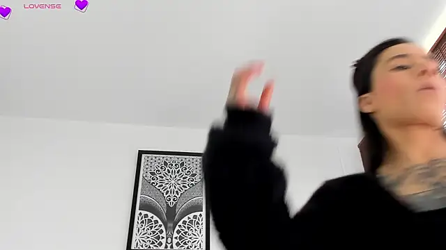 Snapshot of VeronicaTonu chatting on February 2, 2026, 6:28 pm VeronicaTonu online show from February 2, 2026, 6:28 pm