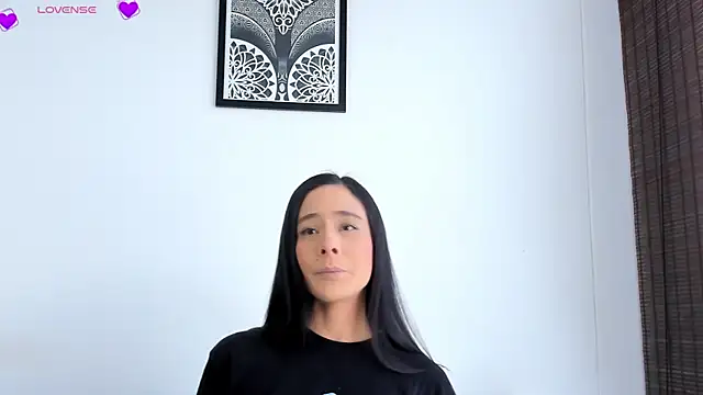 Snapshot of VeronicaTonu chatting on February 14, 2026, 2:03 pm VeronicaTonu online show from February 14, 2026, 2:03 pm