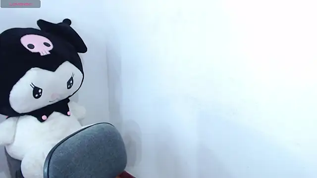 majabloom  online show from April 7, 2026, 10:31 pm